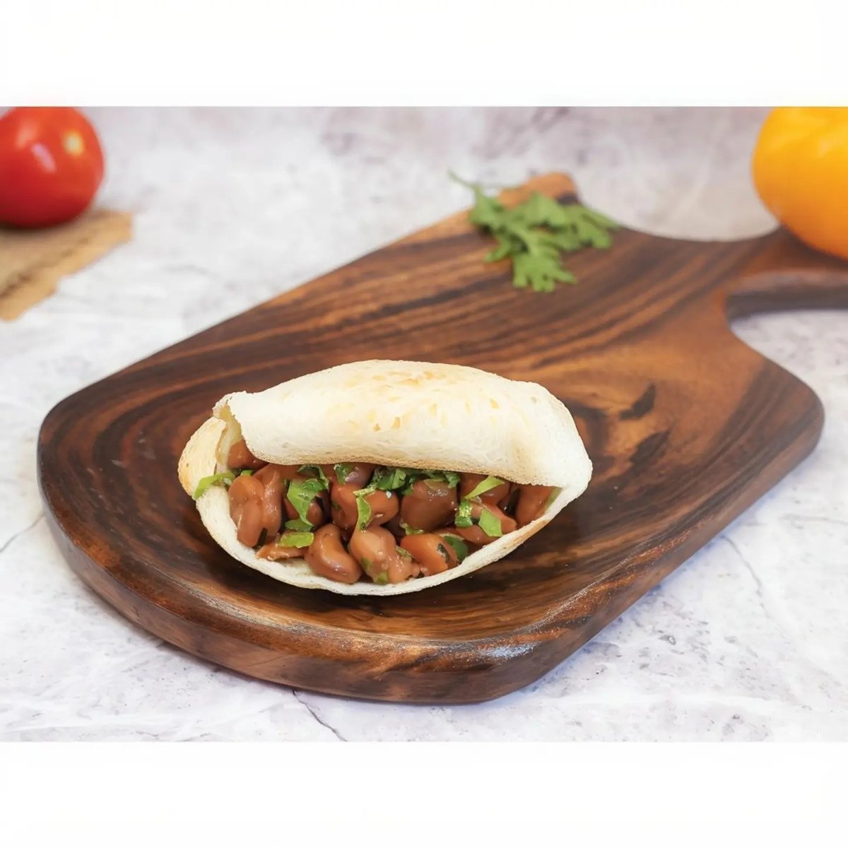 ساندوتش ماكس (فول + طعمية)