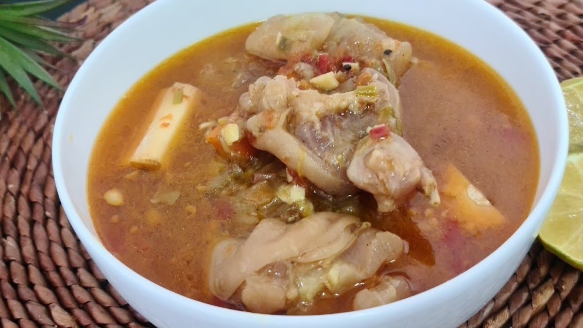 شوربة كوارع (بقطع الكوارع)