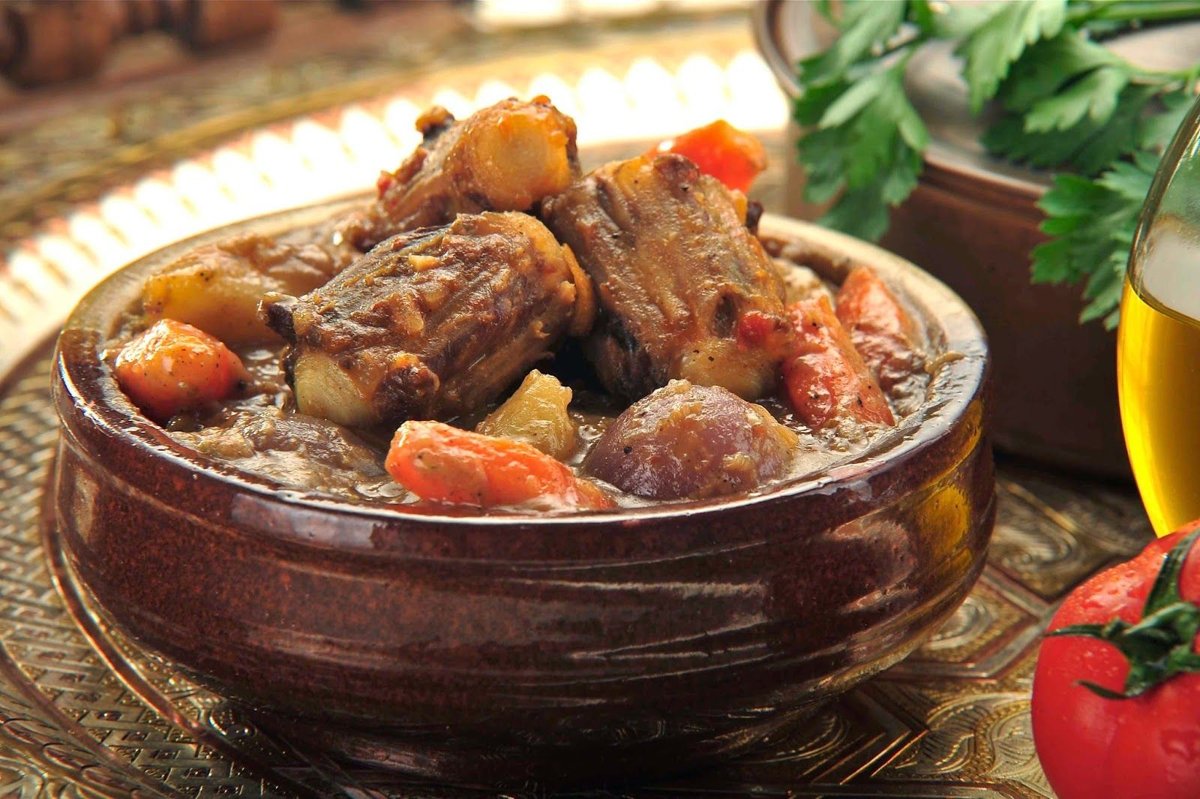 طاجن خضار مشكل باللحم البلدي