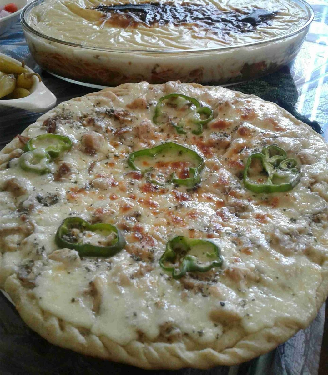 بيتزا بسطرمة